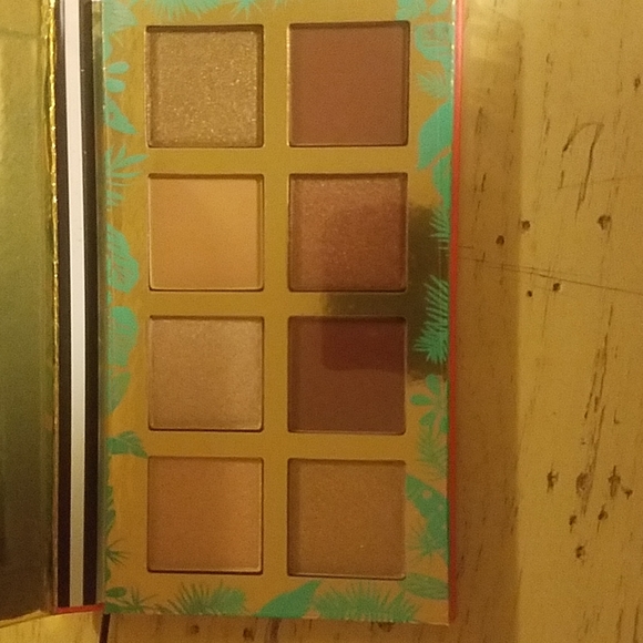 🎊🎉HOST PICK 🎉🎊NIB Sephora Animal Eyes 8 Eyeshadow Palette - Picture 4 of 5